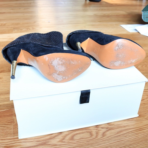 Size 6.5 Elizabeth & James Black Cuff Booties - Picture 4 of 8